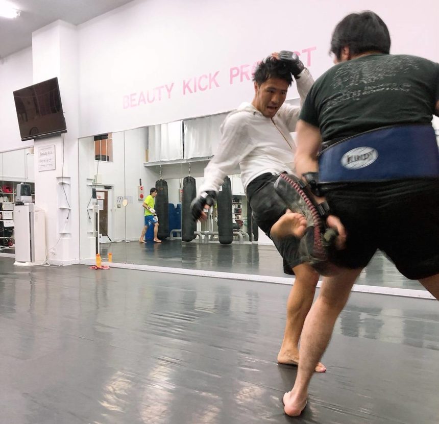 キックボクシング ローキックの蹴り方とディフェンス Kick Times キックボクシング ローキックの蹴り方とディフェンス Kick Times